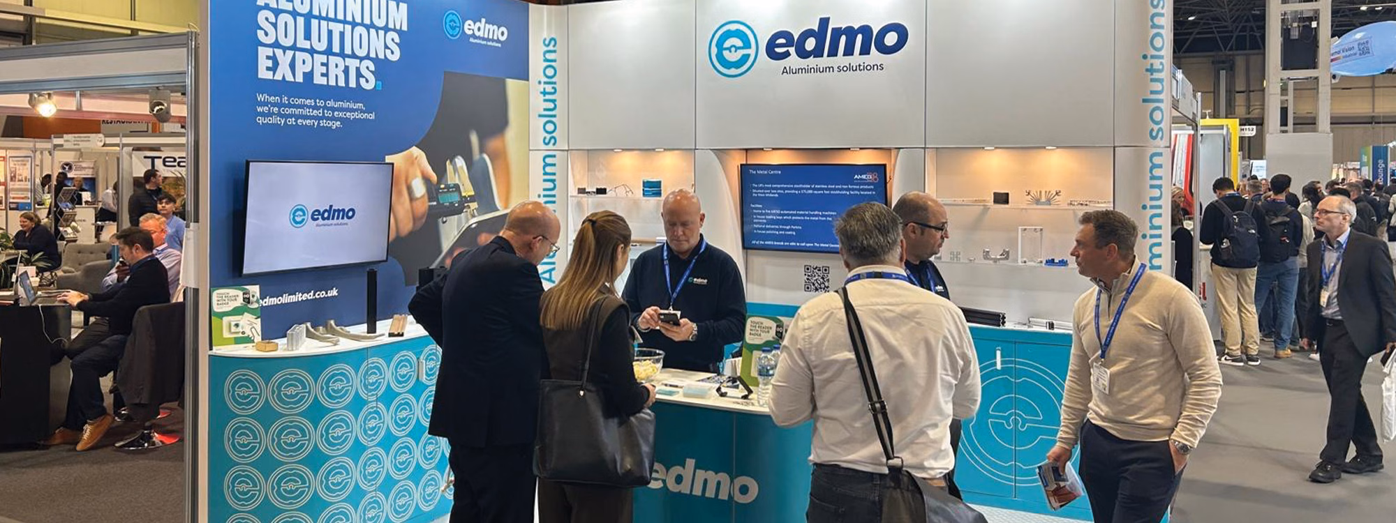 Edmo Exhibition Stand - BeMatrix Frames